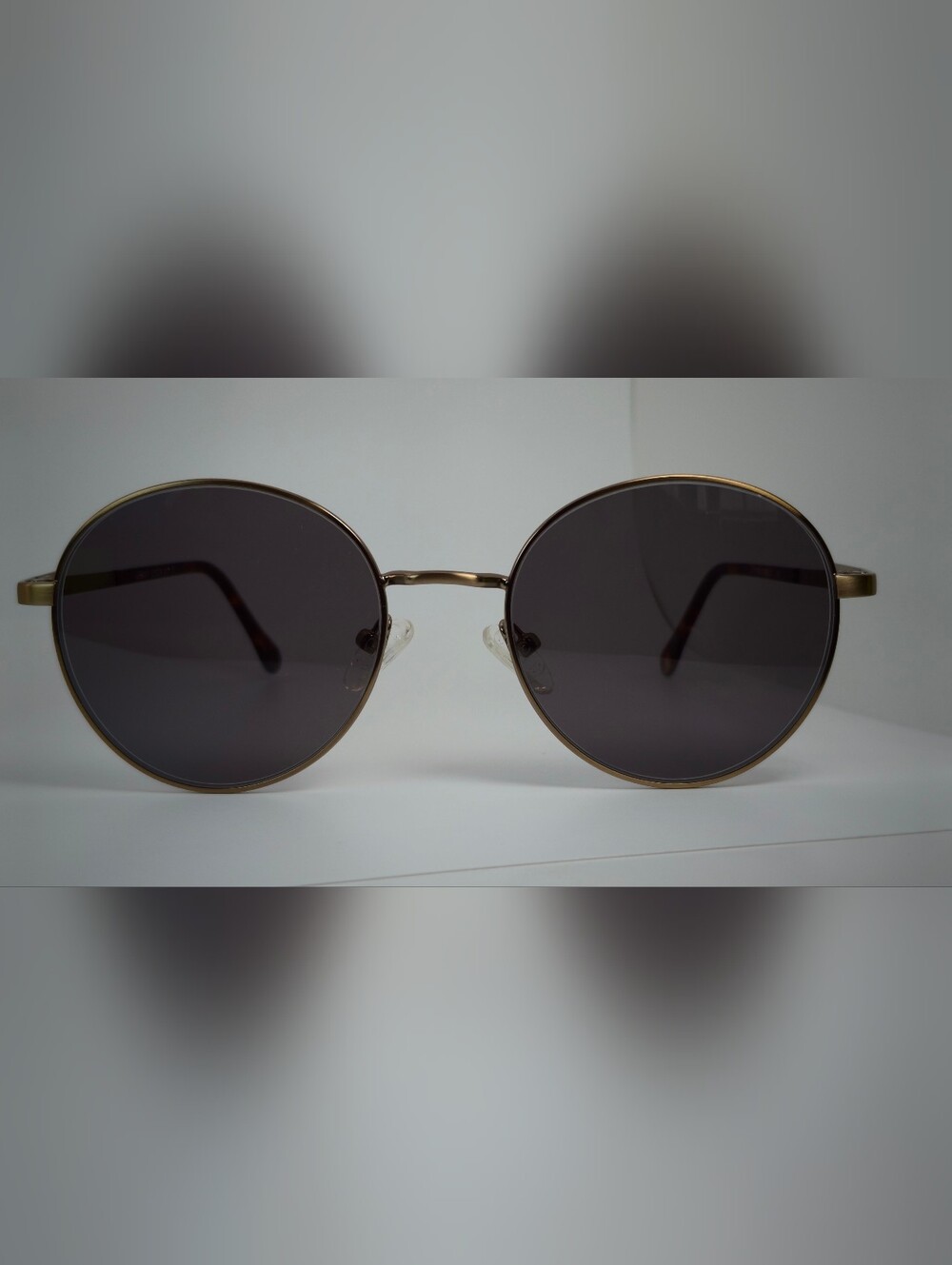 Grasp. Round Metal Frame - Antique Gold, Brown Tortoise